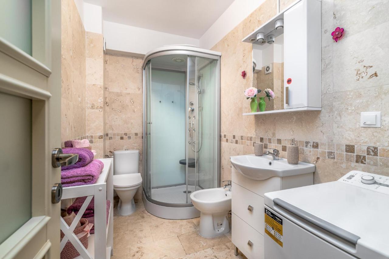 Dreamgarden Airport Apartment & Secure Parking & Airport Shuttle Iasi Luaran gambar